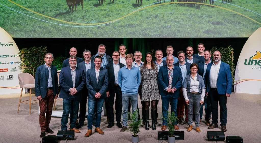 Le Conseil d'administration de la coopérative Unéal avec, de gauche à droite : Christophe Cannesson, Philippe Brehon, Sylvain Vidril, Bertrand Hernu, Grégoire Fauville, Adrien Blanchard, Philippe Denuncq, Thomas Quandalle, Thierry Merlot, Maxime Brabant, Elisabeth Hoyez, Laurent Bué, Nicolas Fernet, François Carlu, Anne Vandenbossche, Vincent Coquart, Romain Vauchel, Benoît Dubus et Armel Lesaffre